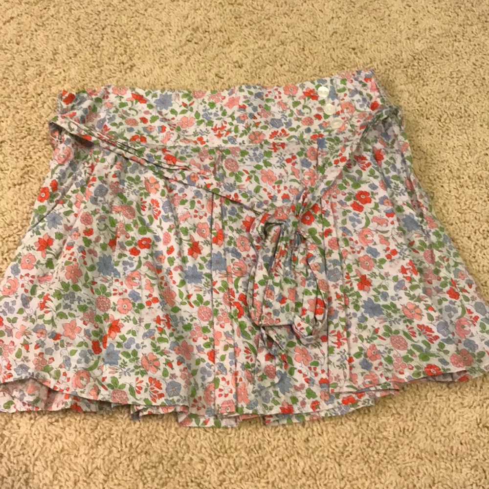 American Eagle flowery skirt